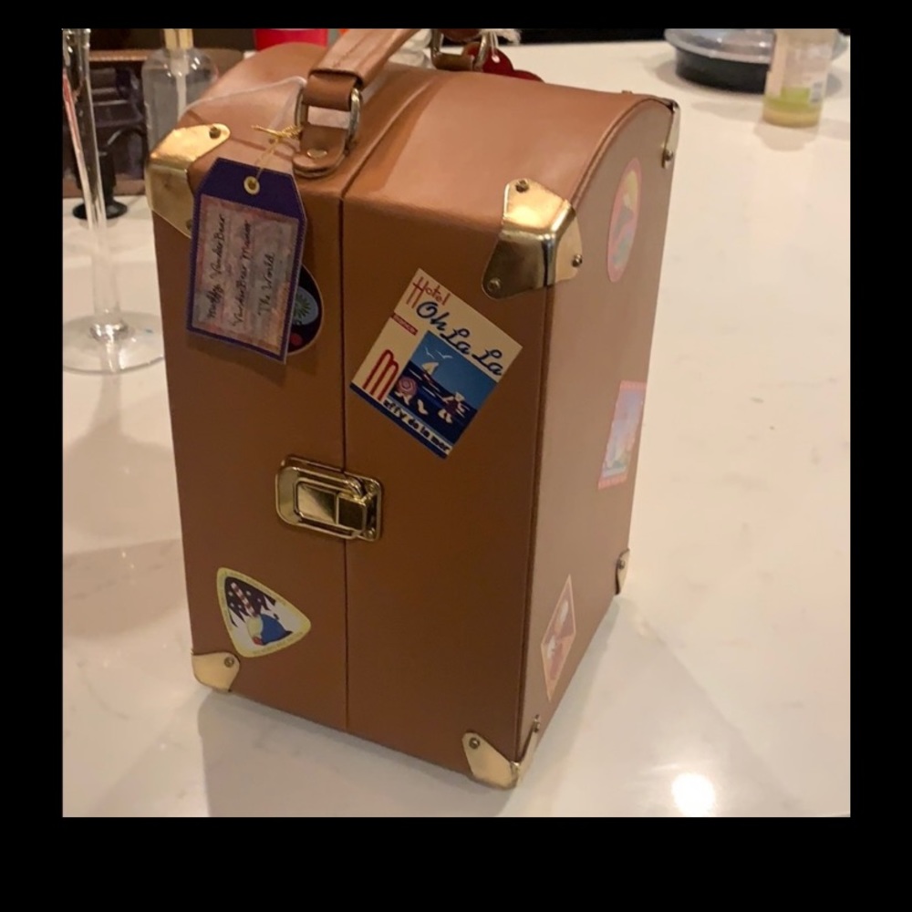 Muffy Vanderbear trunk